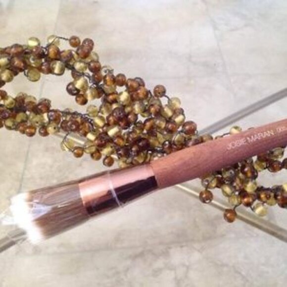 Josie Maran Vibrancy Foundation Brush (005) / FULL SIZE / BRAND NEW - Picture 4 of 5